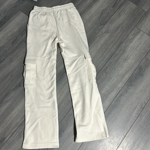 Comfy Cargo Sweatpants - Picture 2 of 3